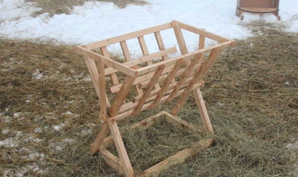 Top 4 Arten von Schaffütterern, Größen und wie man es selbst macht